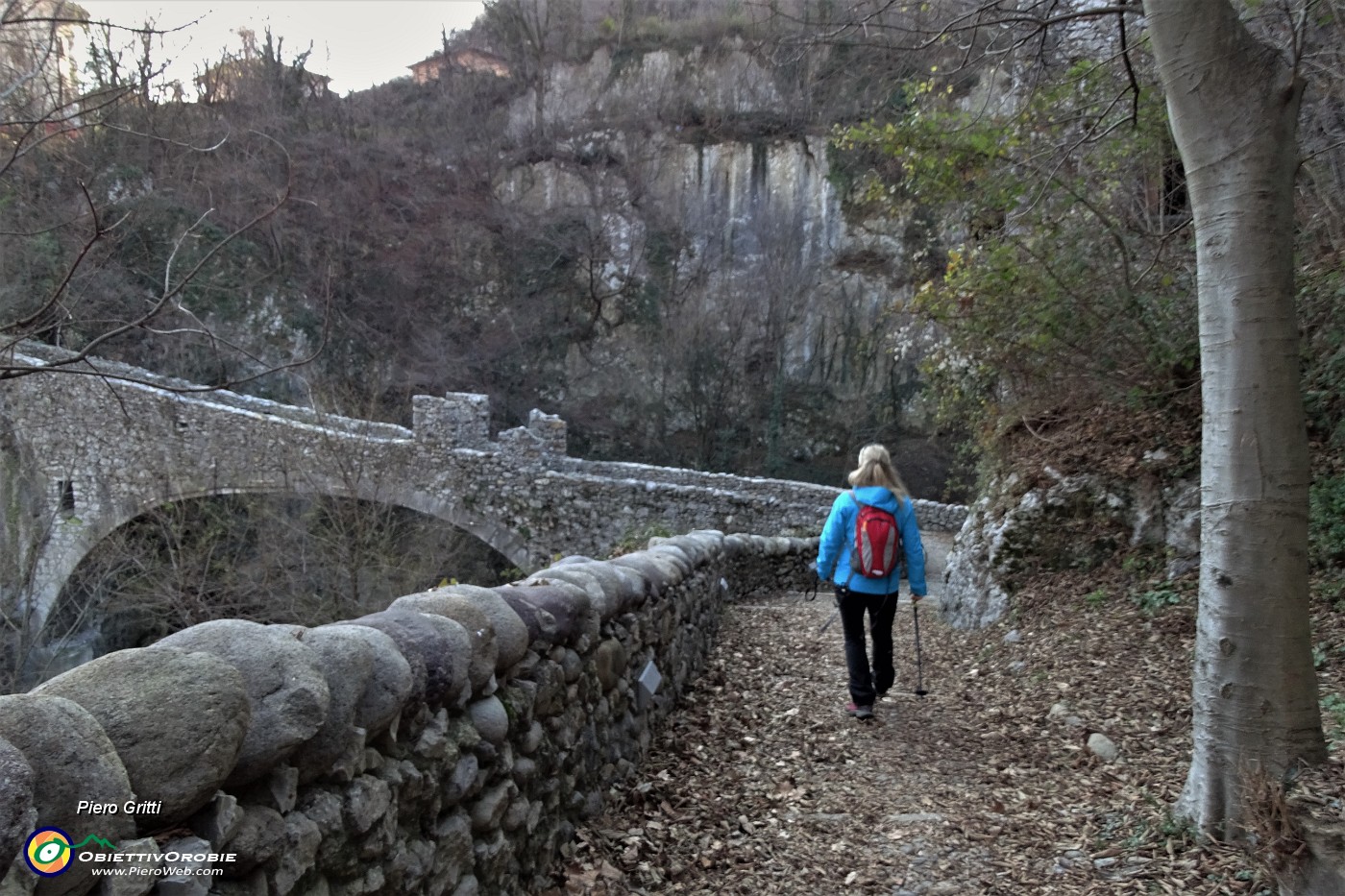 19 Ponte antico sul torrente Imagna.JPG